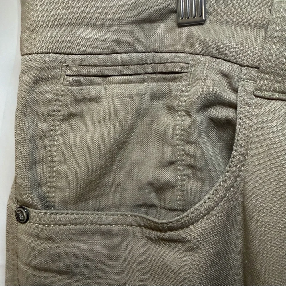 Tommy Bahama Pants Mens 38x33 Khaki Stretch Chino Flat Front Golf Marlin Logo